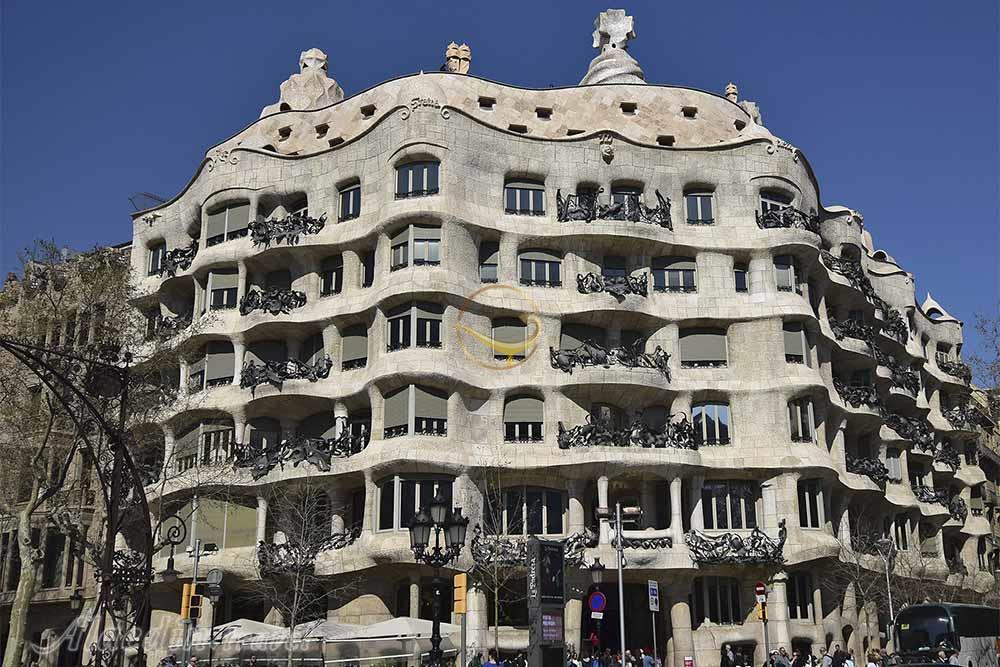 ساختمان کازا میلا بارسلونا - اسپانیا | علاءالدین تراول