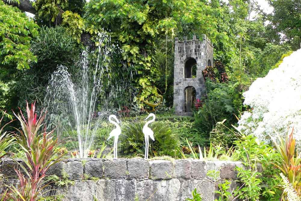 باغ های رامنی مانور در باستر - سنت کیتس و نویس | علاءالدین تراول