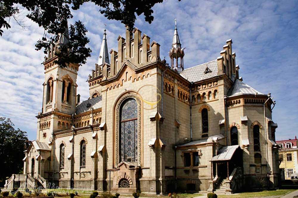 کلیسا کاتولیک باتومی در گرجستان | علاءالدین تراول