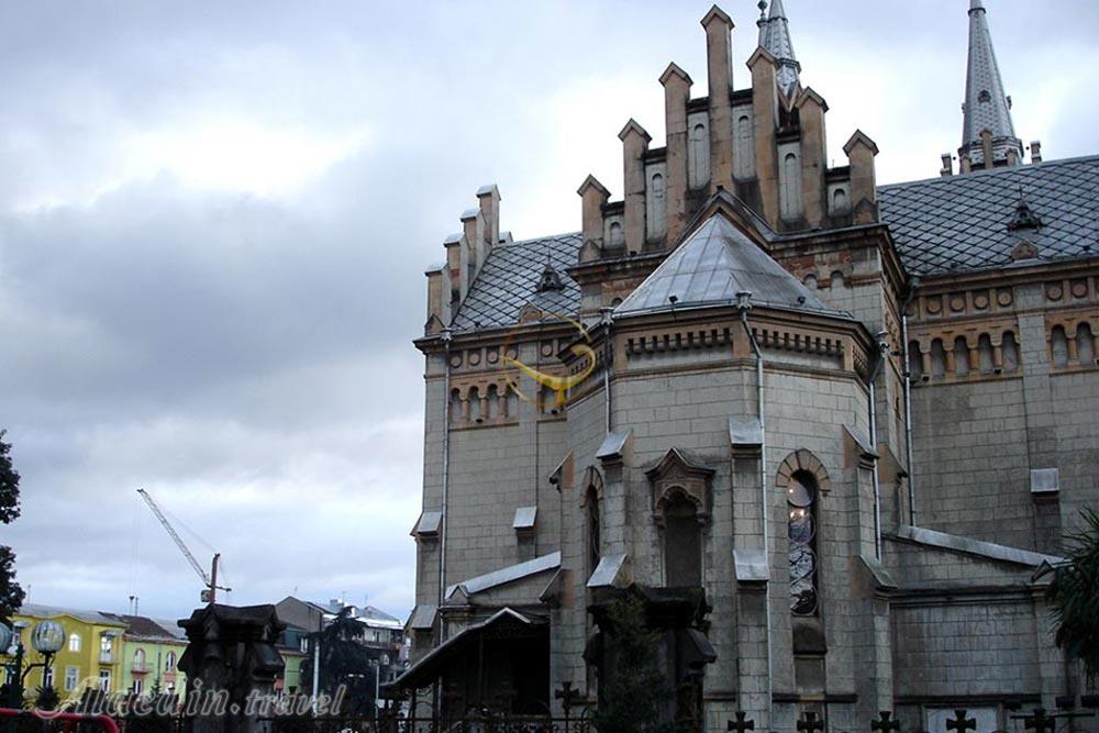 کلیسا کاتولیک باتومی در گرجستان | علاءالدین تراول