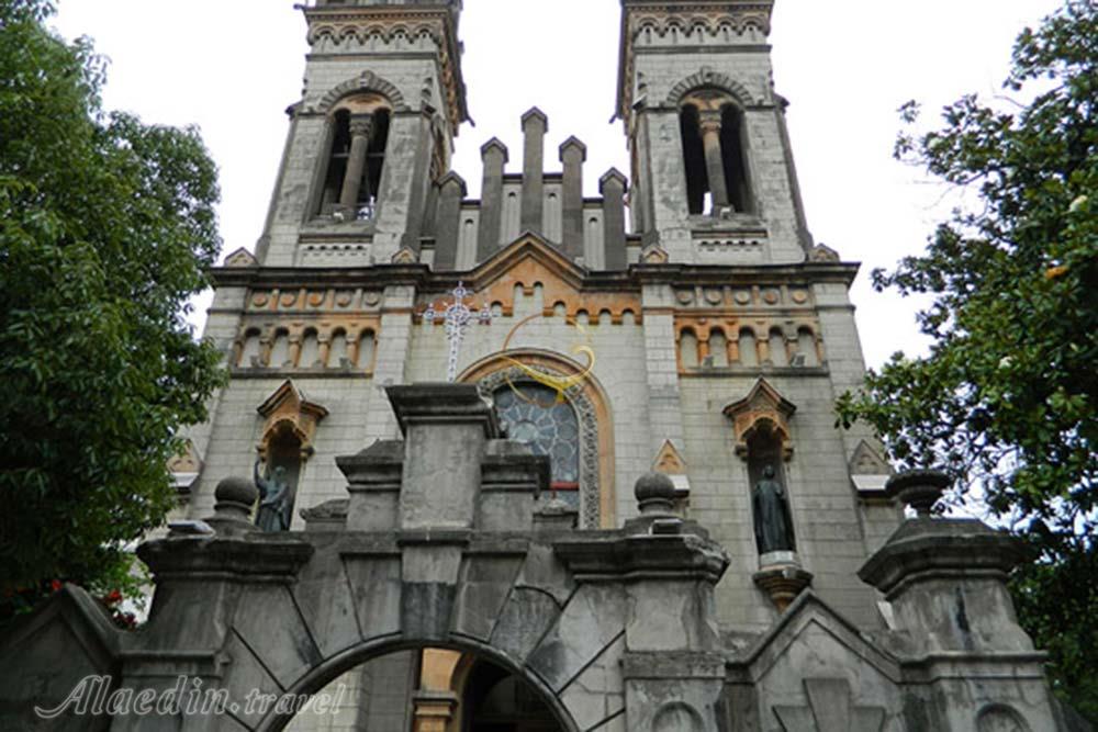 کلیسای جامع مادر مقدس باتومی در گرجستان | علاءالدین تراول