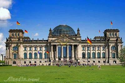 ساختمان رایشتاگ در برلین - آلمان