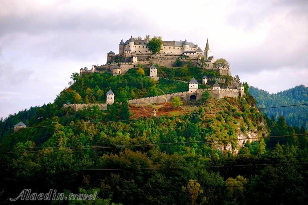 قلعه هوخ استریتس در کرنتن | علاءالدین تراول