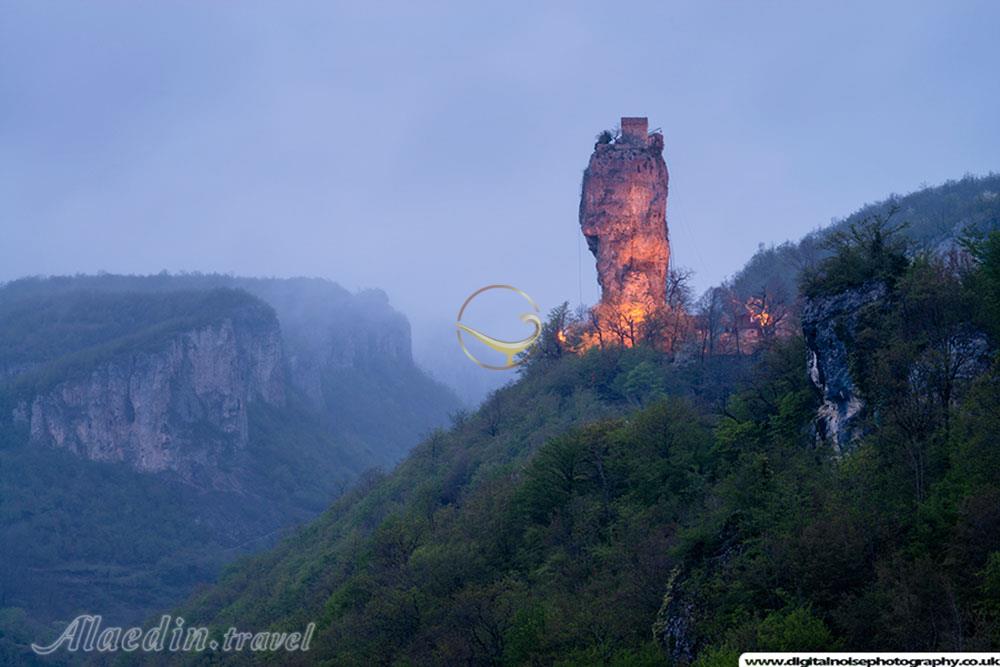 کلیسای صخره ای گرجستان در چیاتورا | علاءالدین تراول