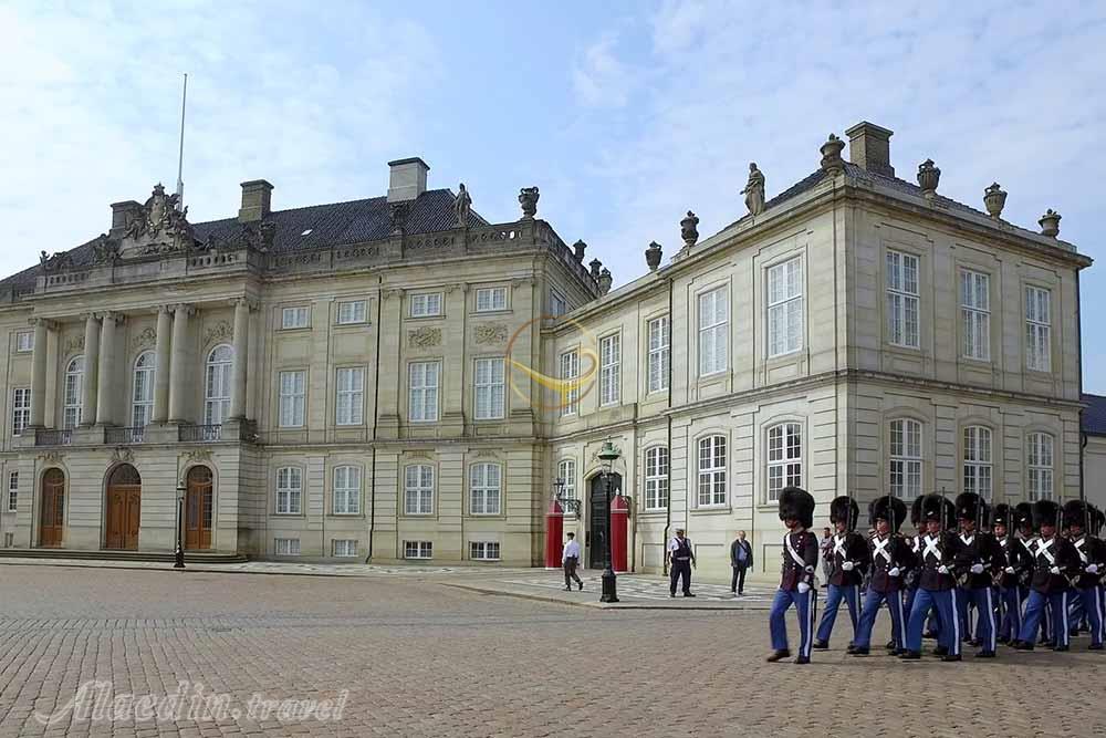 کاخ املین بورگ کپنهاگ | علاءالدین تراول