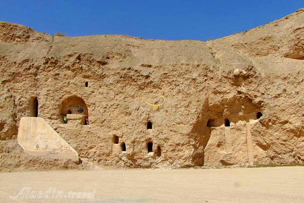 نیایشگاه مند (معبد کلات) در دشتی | علاءالدین تراول