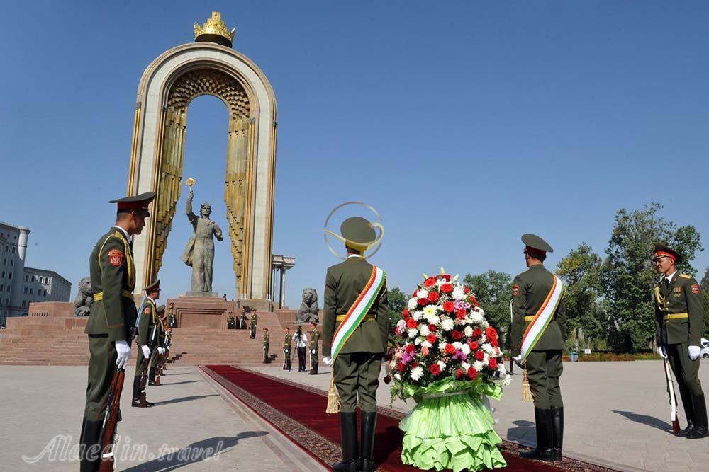 یادبود اسماعیل سامانی در دوشنبه - تاجیکستان | علاءالدین تراول