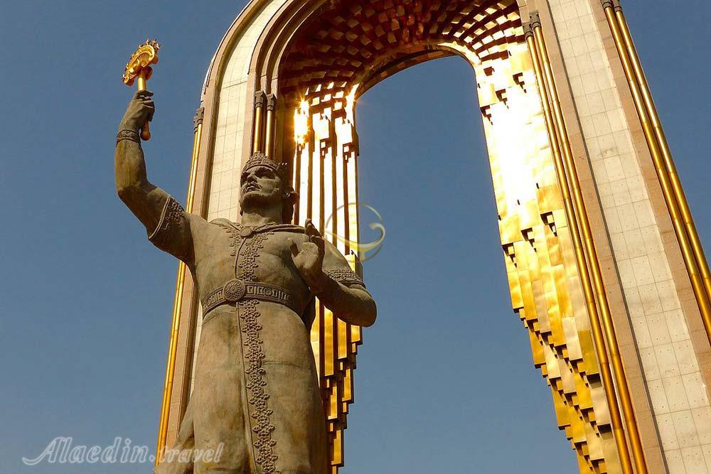 یادبود اسماعیل سامانی در دوشنبه - تاجیکستان | علاءالدین تراول