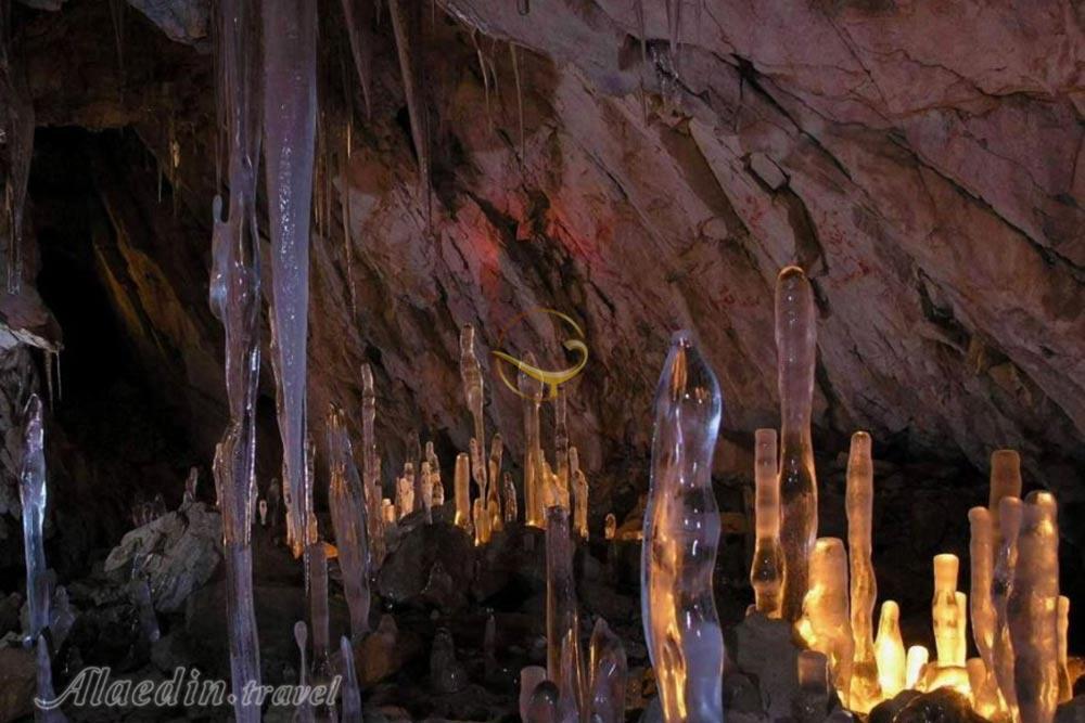 غار یخ‌ مراد گچسر | علاءالدین تراول