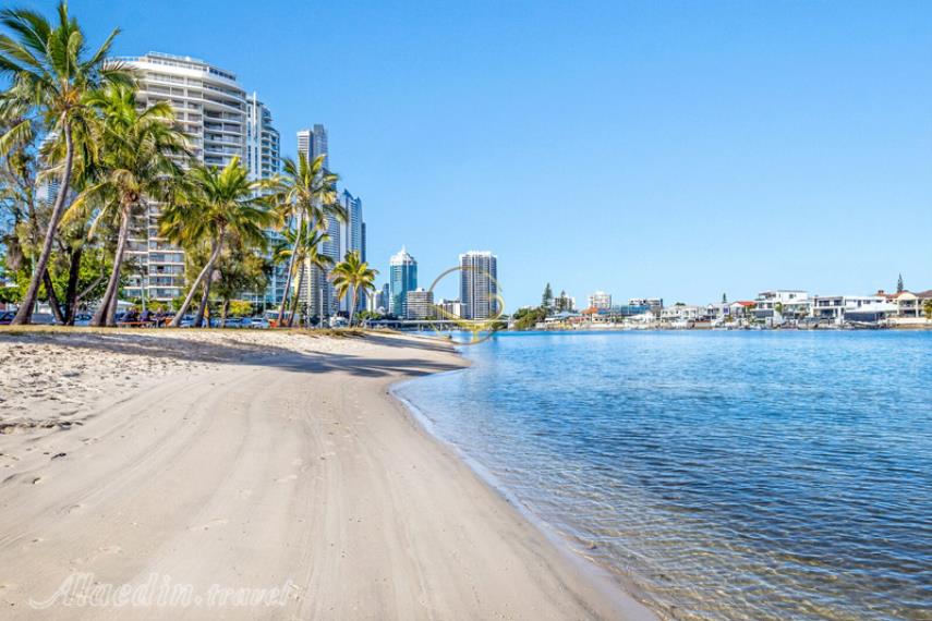 ساحل سرفرز پارادایس گلد کوست | علاالدین تراول