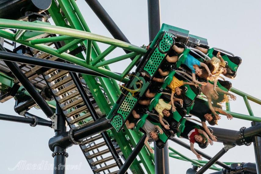 وارنر برادرز مووی ورلد گلد کوست | علاالدین تراول