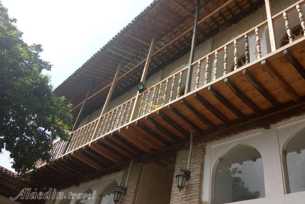 بالکن خانه باقری ها | علاءالدین تراول