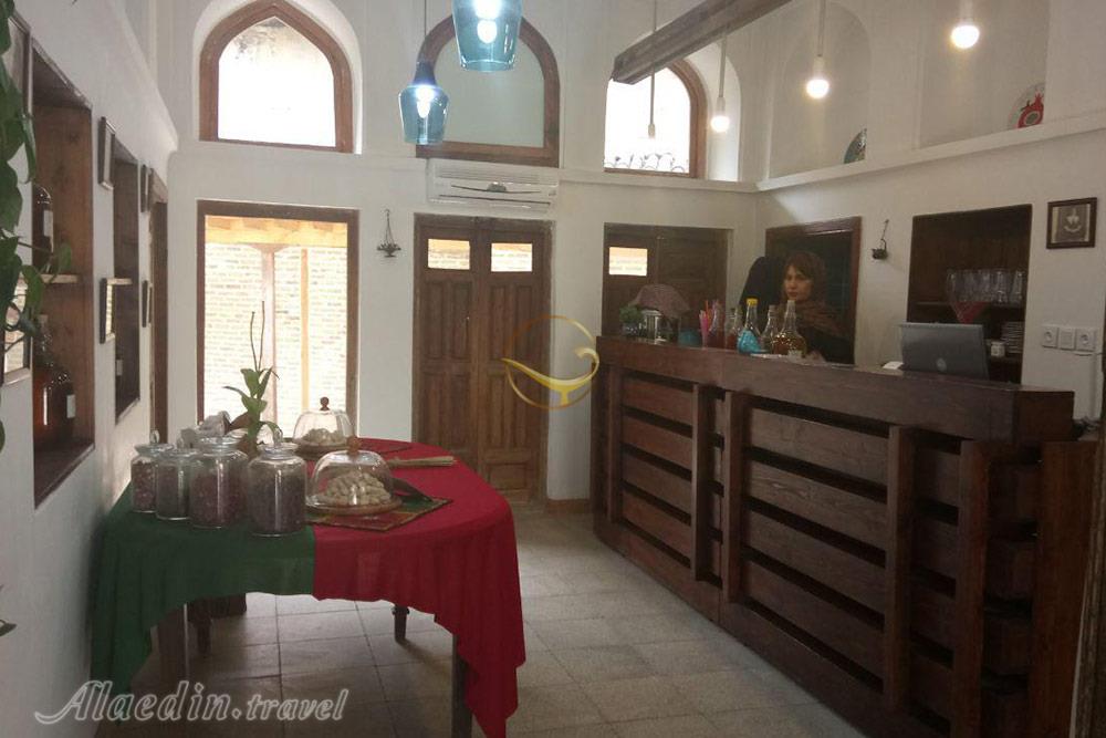 شربت خانه باقری ها | علاءالدین تراول