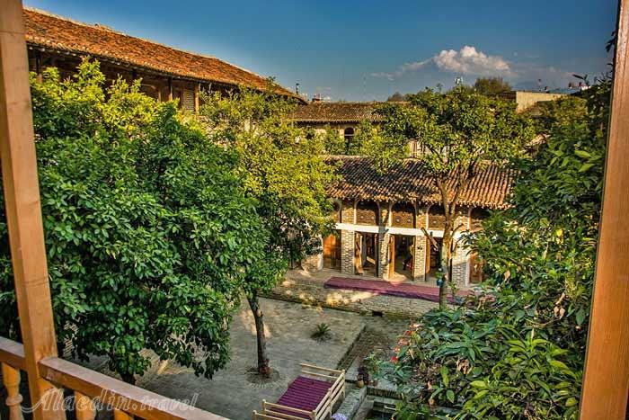 محوطه بیرونی خانه باقری ها | علاءالدین تراول