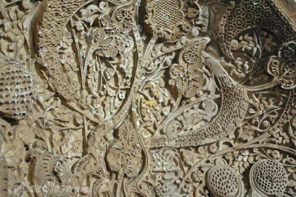 گچ بری های گنبد علویان همدان | علاءالدین تراول