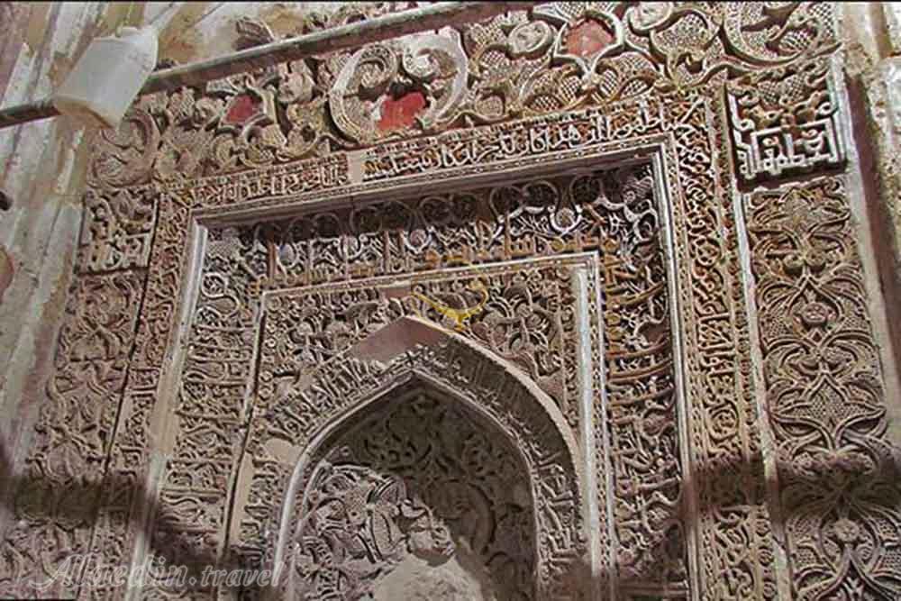 گچ بری های گنبد علویان همدان | علاءالدین تراول