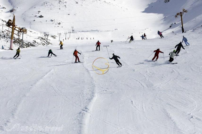 پیست اسکی تاریک دره همدان