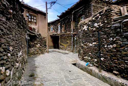 روستای سنگی ورکانه در همدان