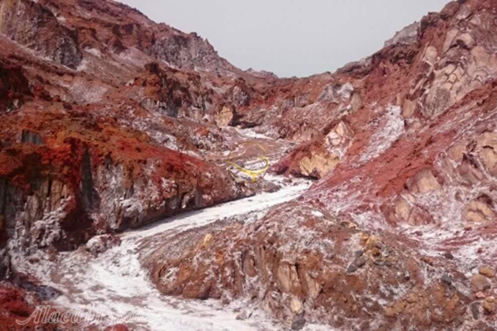 غار الهه نمک فیروزه ای (الهه نمکی) هرمز | علاءالدین تراول