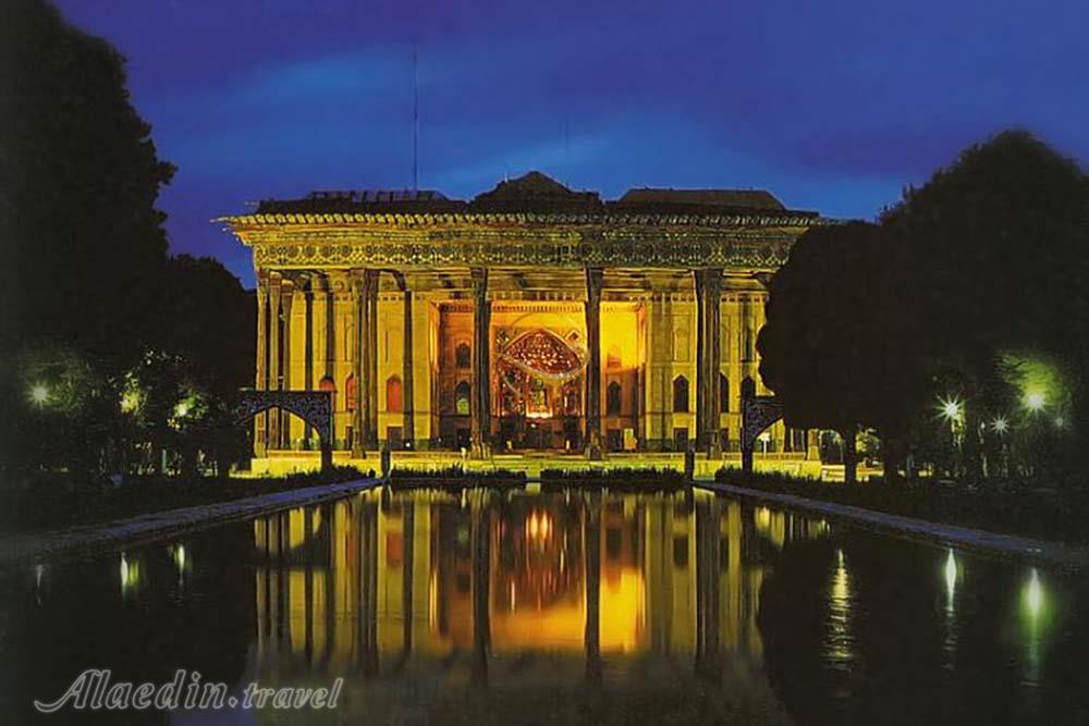 کاخ چهل ستون اصفهان - باغ های ایرانی | علاءالدین تراول