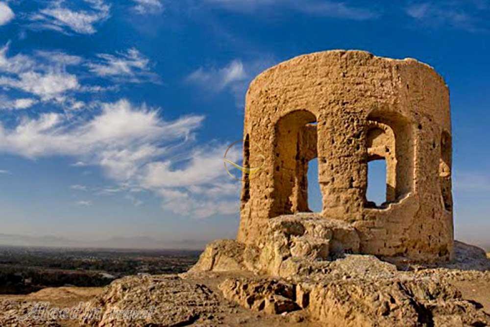 آتشگاه اصفهان (کوه آتشگاه) | علاءالدین تراول