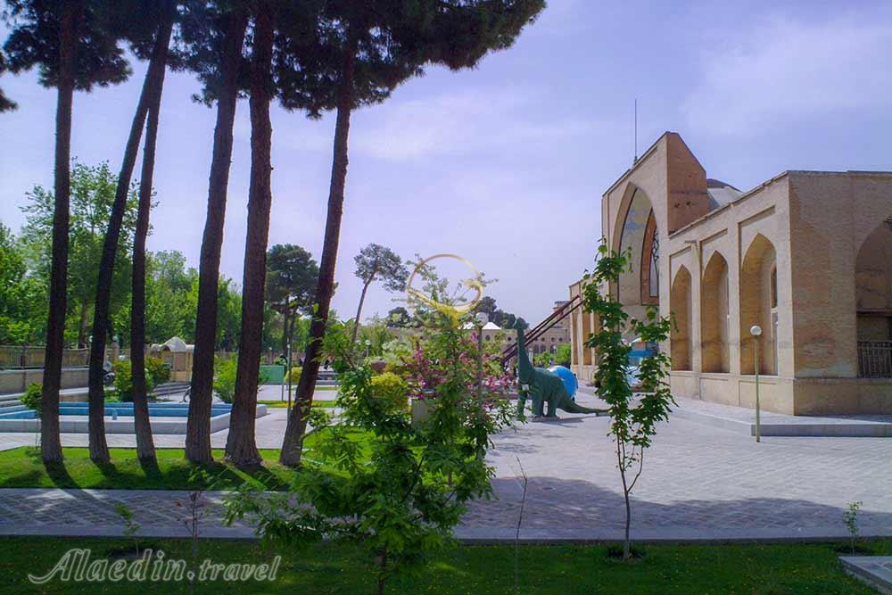 موزه تاریخ طبیعی اصفهان | علاءالدین تراول