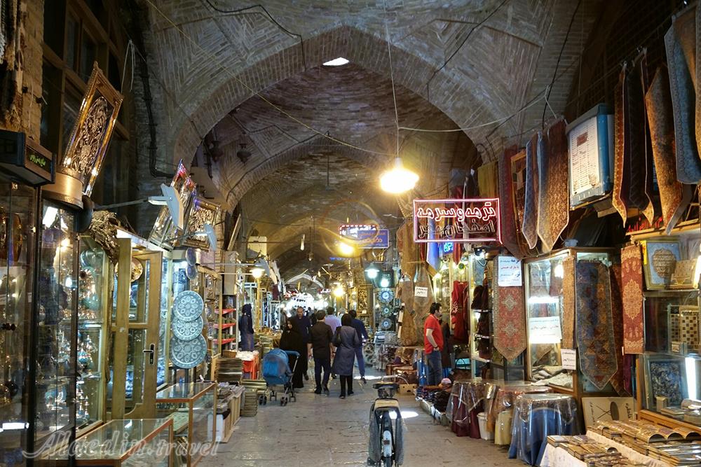 نمای داخلی بازار قیصریه اصفهان | علاءالدین تراول