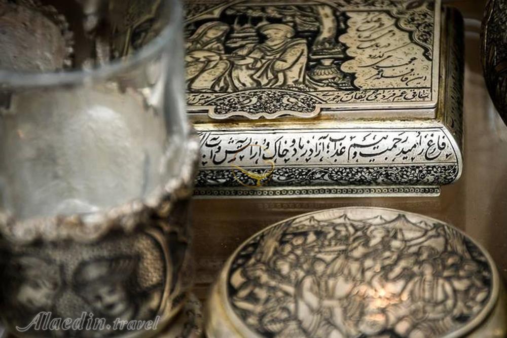 ورودی بازار قیصریه اصفهان | علاءالدین تراول