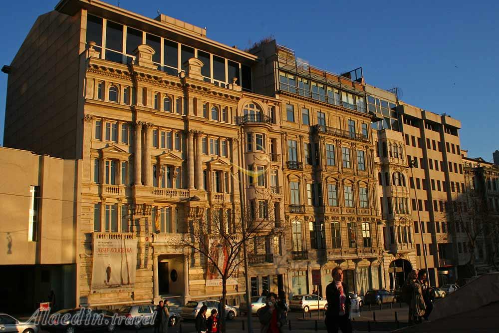 موزه پرا استانبول - ترکیه | علاءالدین تراول