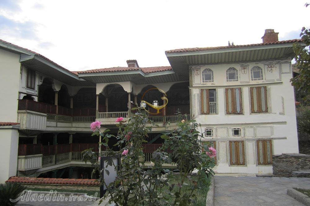 عمارت (کاخ) بیرگی کاکی راگا در ازمیر - ترکیه | علاءالدین تراول