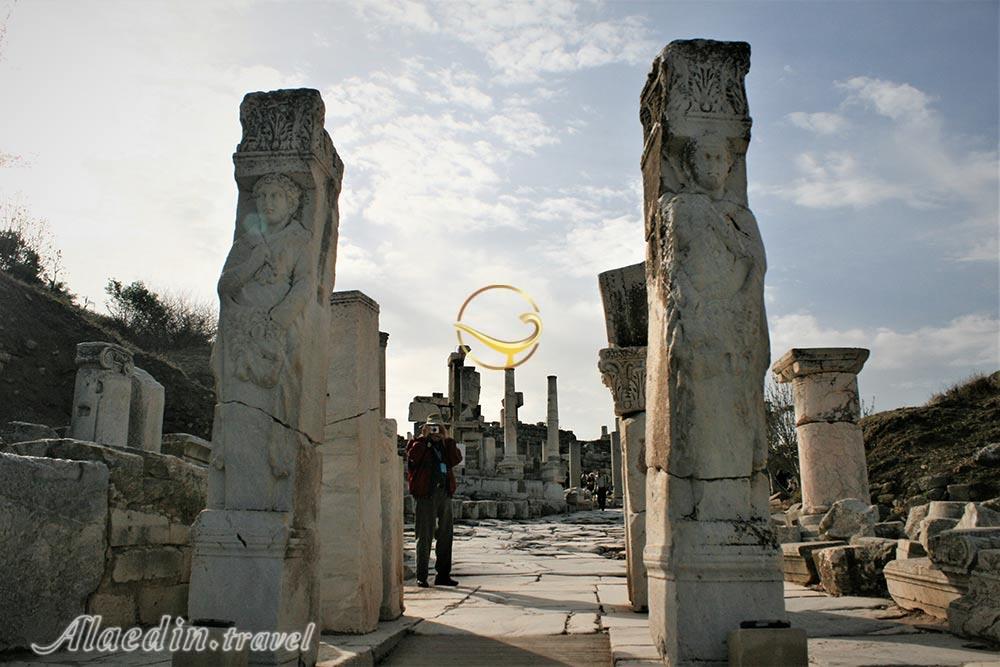 دروازه (گیت) هراکلس ازمیر | علاءالدین تراول