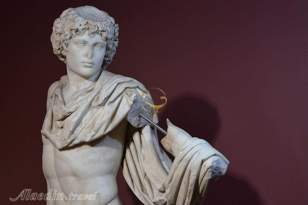 موزه باستان شناسی ازمیر در ترکیه | علاءالدین تراول