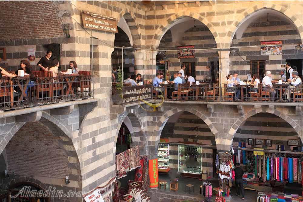 کاروانسرای قیزلار آغاسی ازمیر | علاءالدین تراول