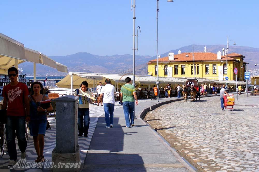 مرکز خرید کوناک پیر در ازمیر - ترکیه | علاءالدین تراول