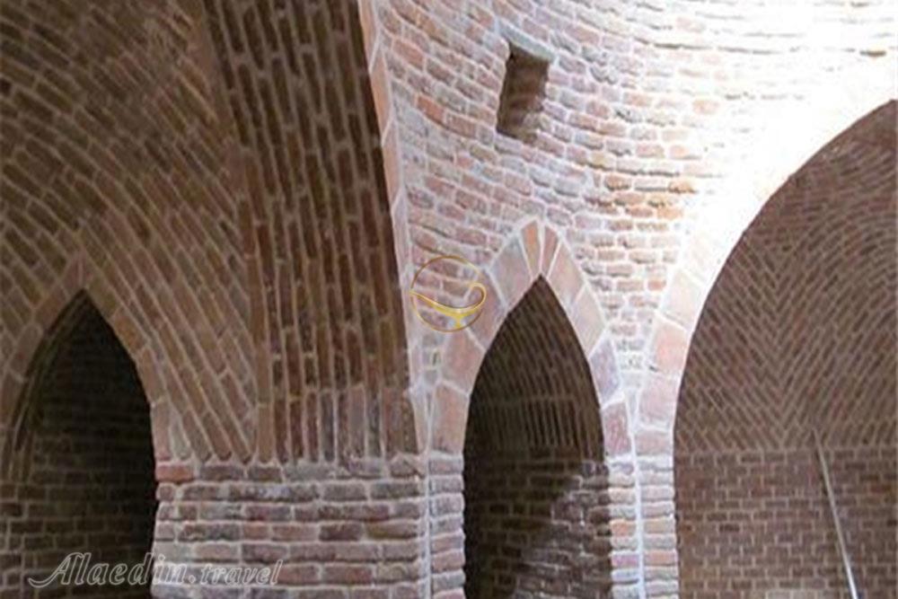 حمام سنگی اعظم باشقورتاران در کبودراهنگ | علاءالدین تراول