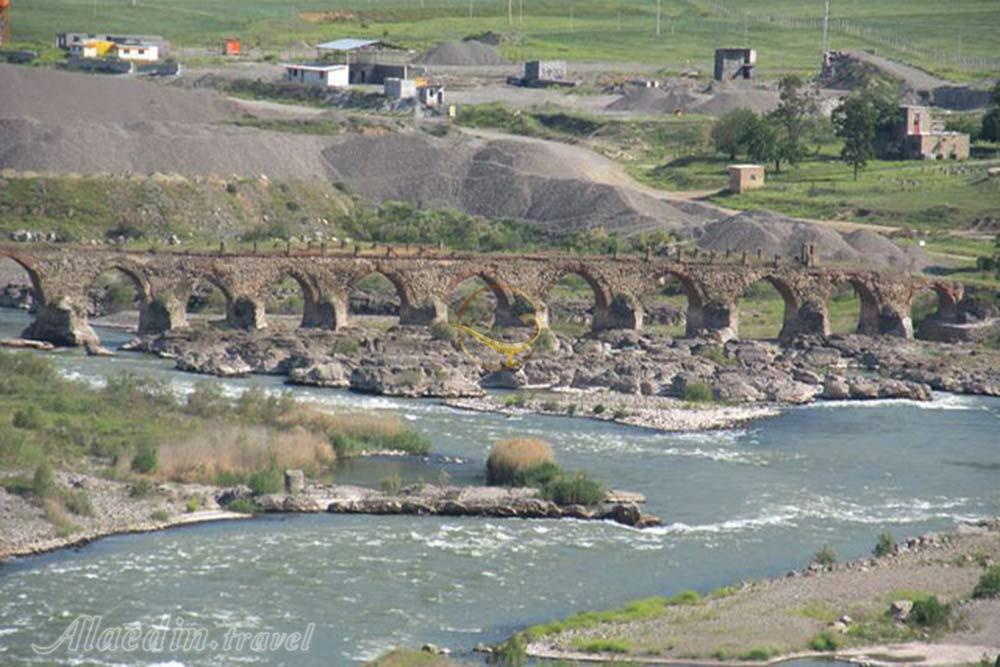 پل خداآفرین کلیبر | علاءالدین تراول