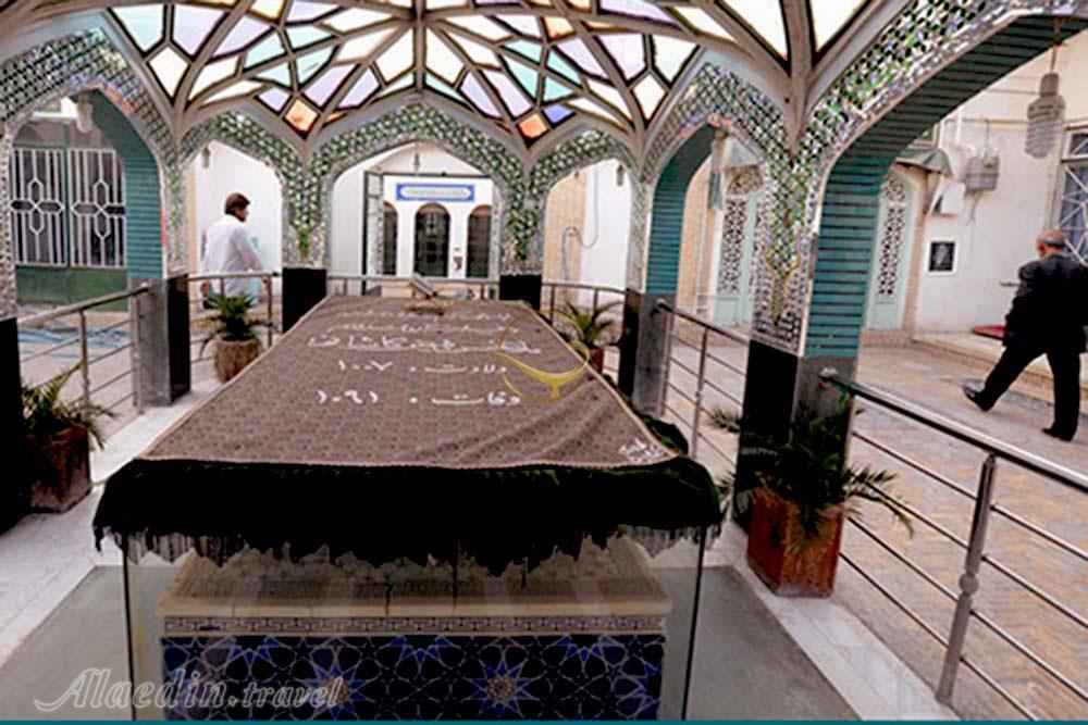 آرامگاه و مقبره ملامحسن فیض کاشانی در کاشان | علاءالدین تراول