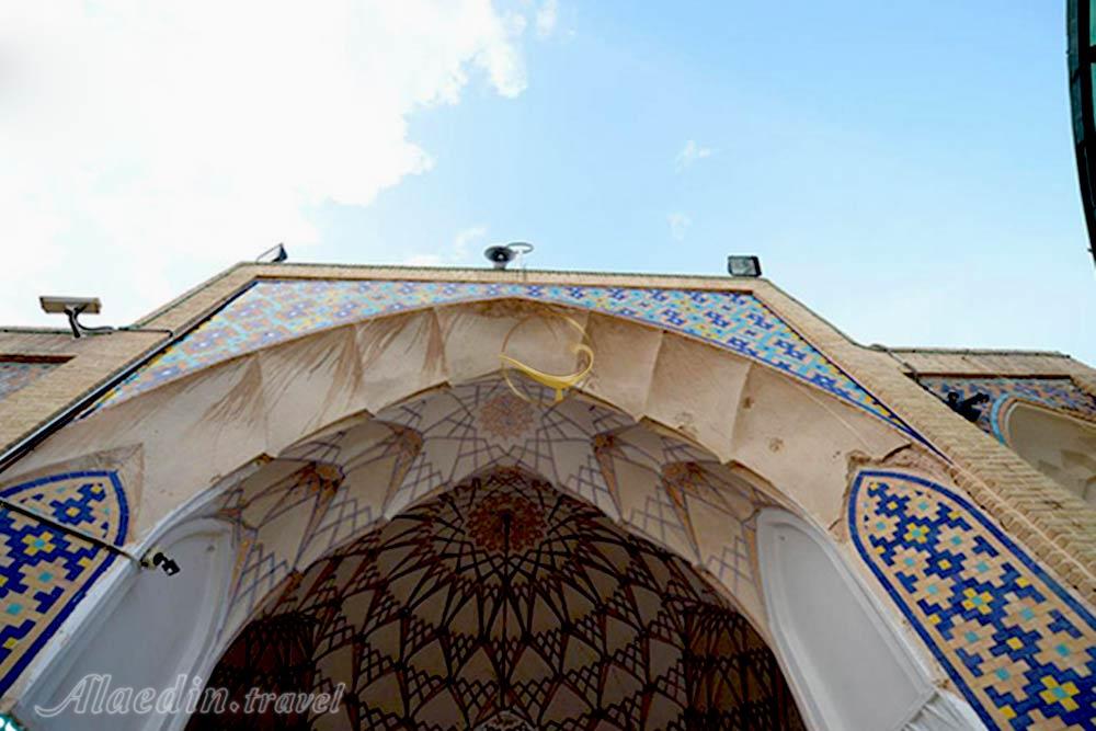 آرامگاه و مقبره ملامحسن فیض کاشانی در کاشان | علاءالدین تراول