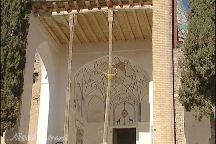 بقعه بابا افضل در کاشان