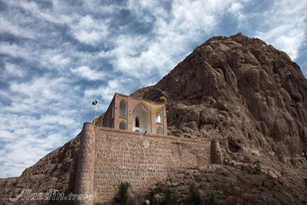 عمارت تخت درگاه قلی بیگ در کرمان | علاءالدین تراول