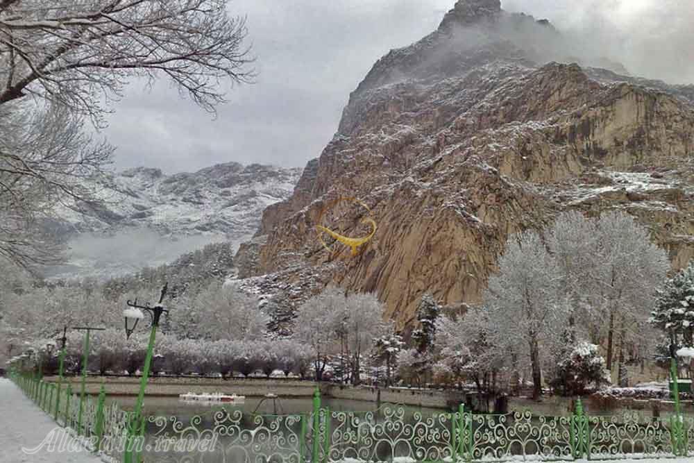 برف زمستانی در طاق بستان کرمانشاه | علاءالدین تراول