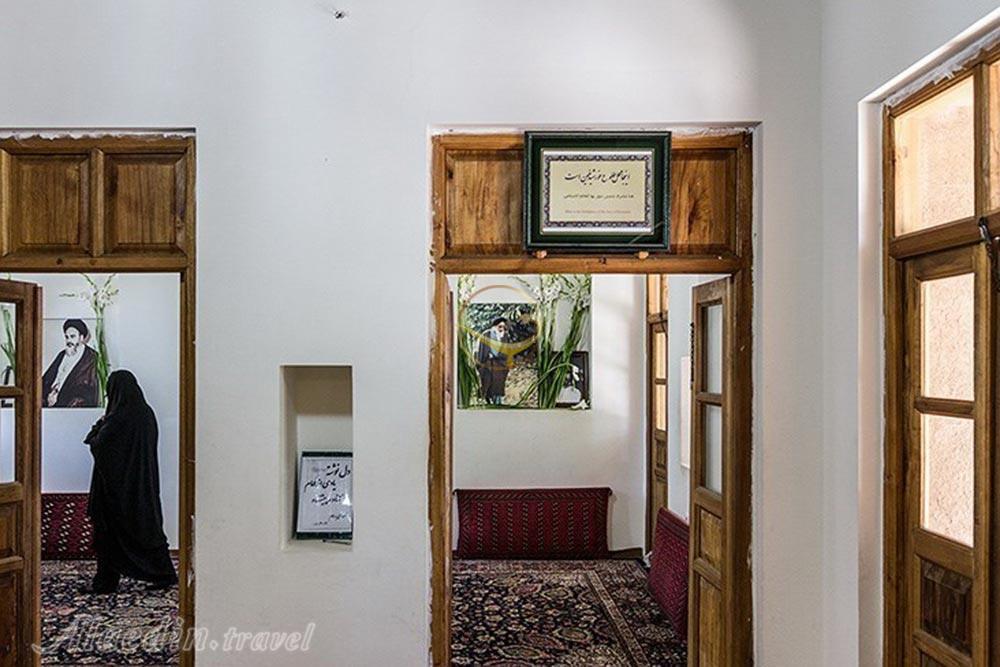 فضای داخل خانه امام خمینی (قدس سره) در خمین | علاءالدین تراول