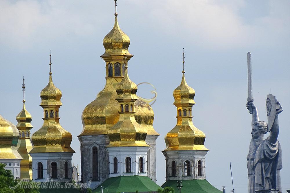 صومعه پچرسک لاورا در کیف - اوکراین | علاءالدین تراول