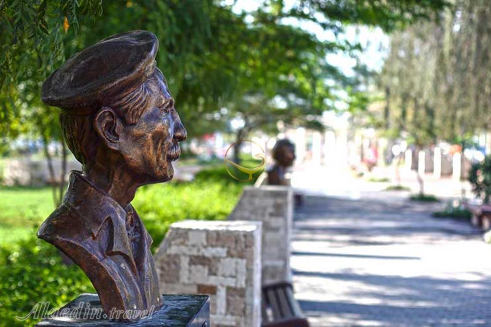 گذر هنرمندان کیش | علاءالدین تراول