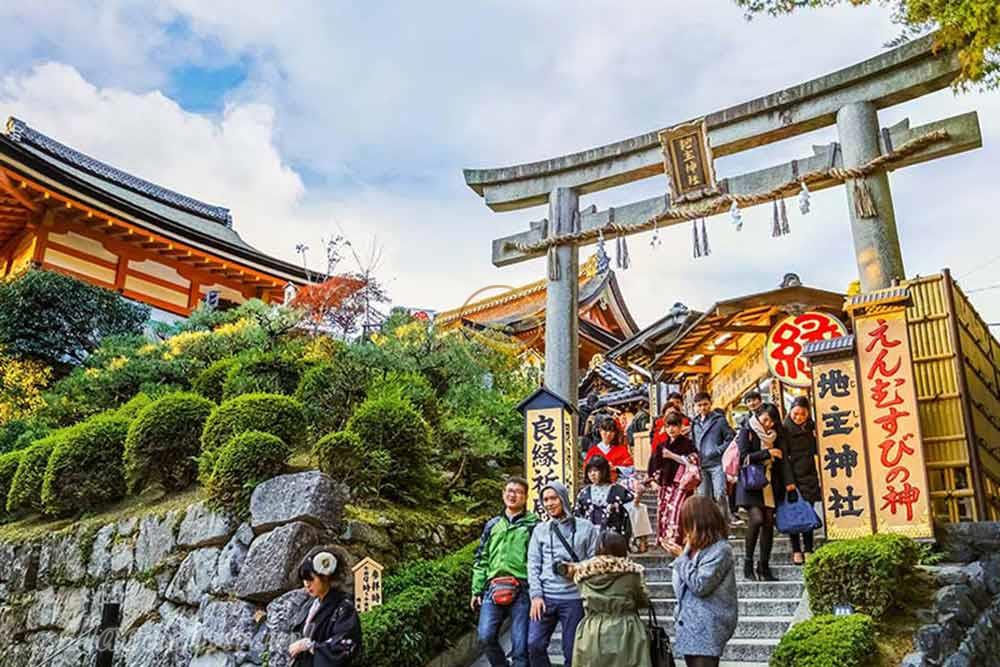 معبد کیومیزو درا کیوتو - ژاپن | علاءالدین تراول