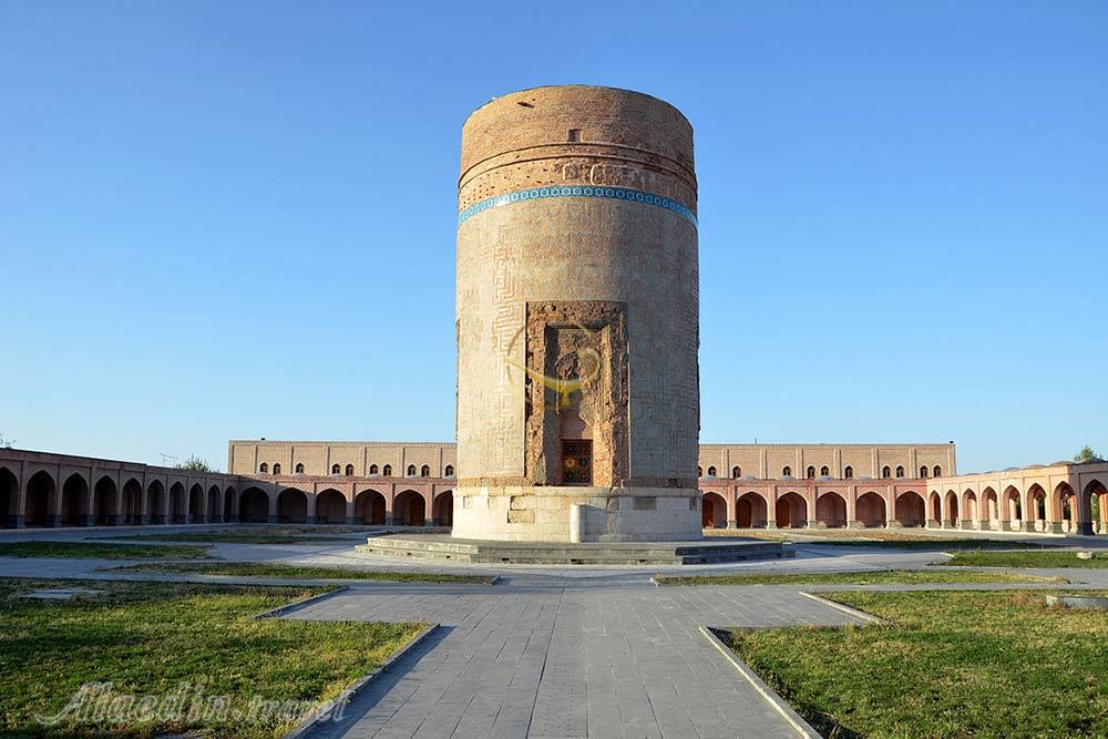 آرامگاه شیخ حیدر در مشگین شهر | علاءالدین تراول