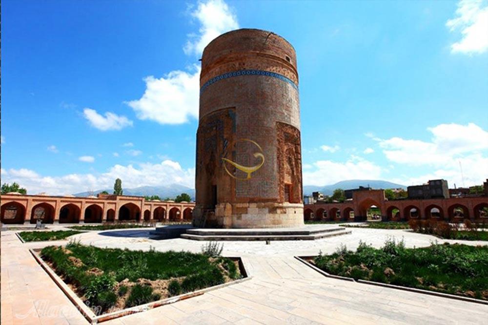 آرامگاه شیخ حیدر در مشگین شهر | علاءالدین تراول