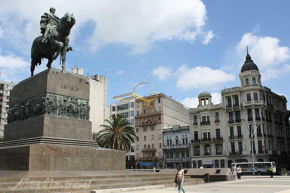 میدان استقلال اروگوئه در مونته ویدئو | علاءالدین تراول