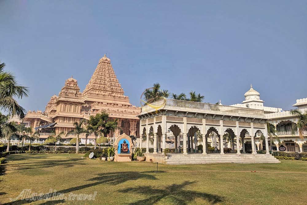 معبد چاتارپور در دهلی نو - هند | علاءالدین تراول