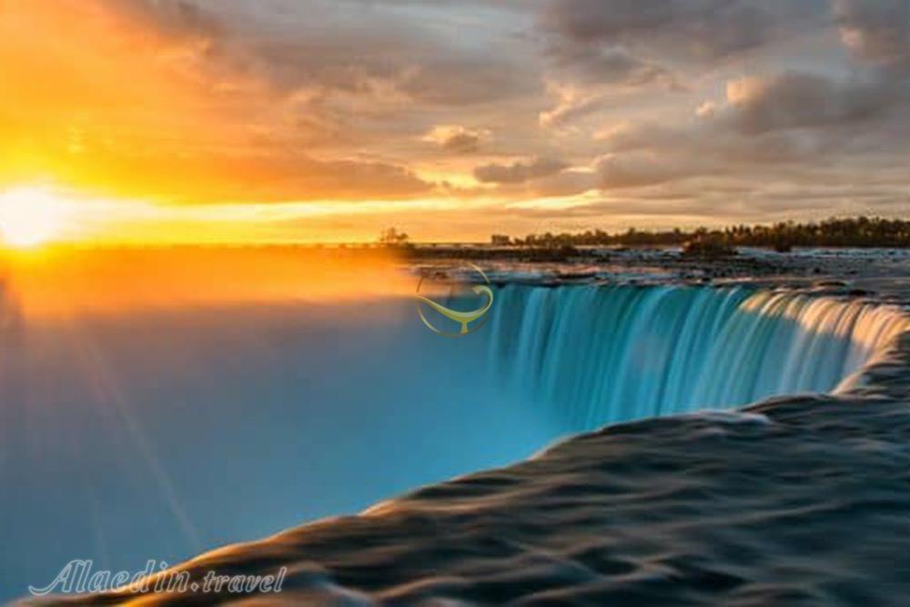 آبشار هورسشو در نیاگارا فالز - کانادا